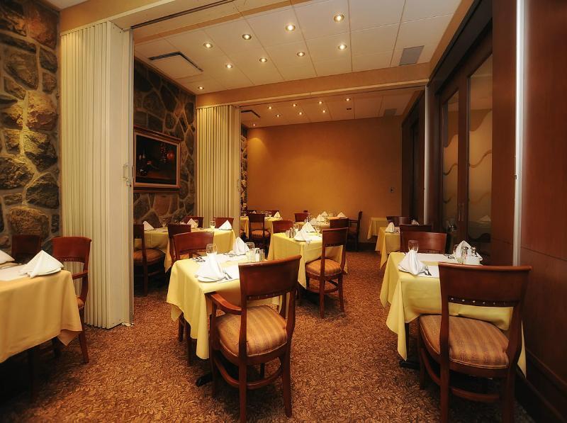 Hotel & Suites Le Dauphin Дръмондвил Екстериор снимка
