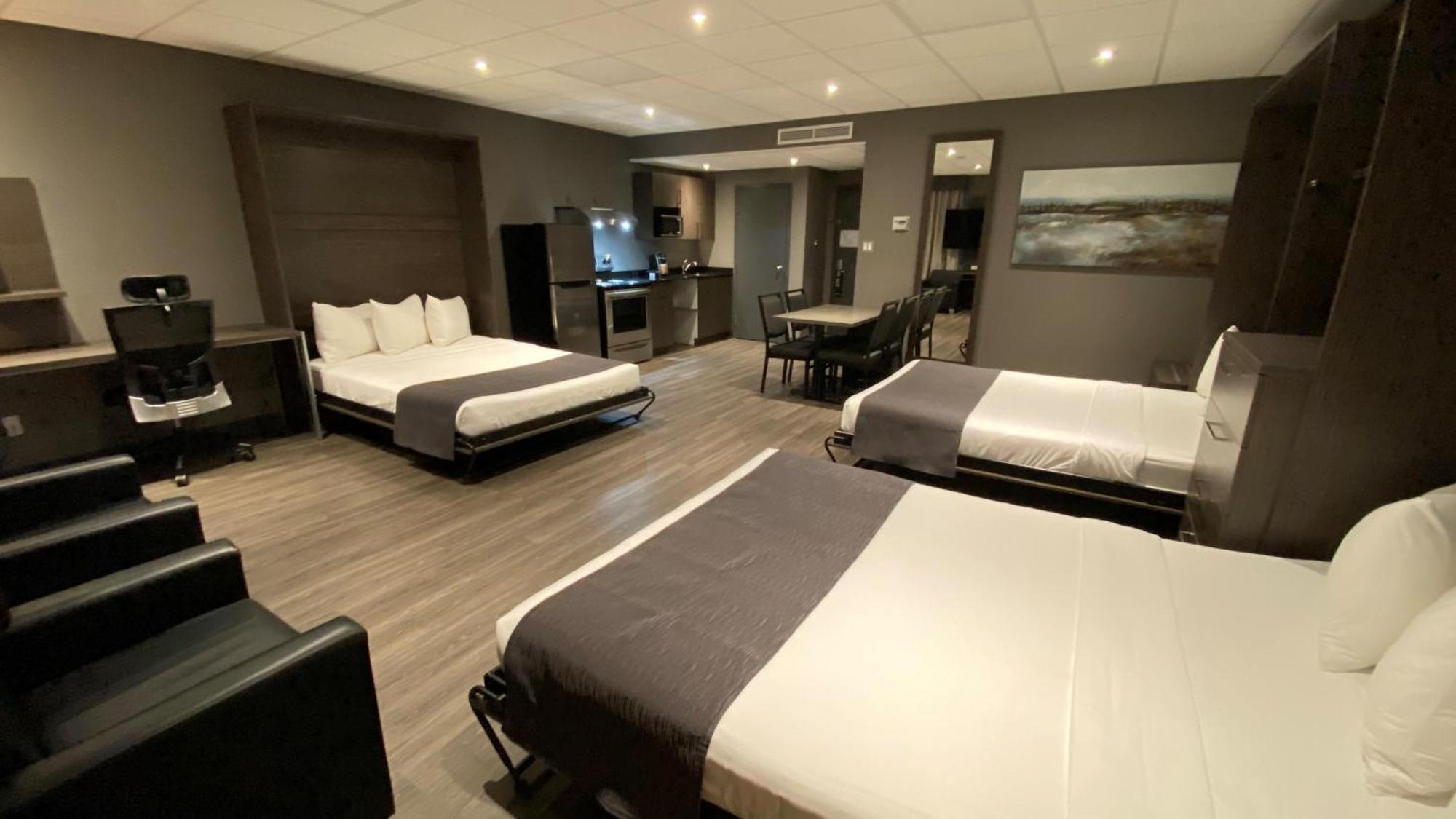 Hotel & Suites Le Dauphin Дръмондвил Екстериор снимка