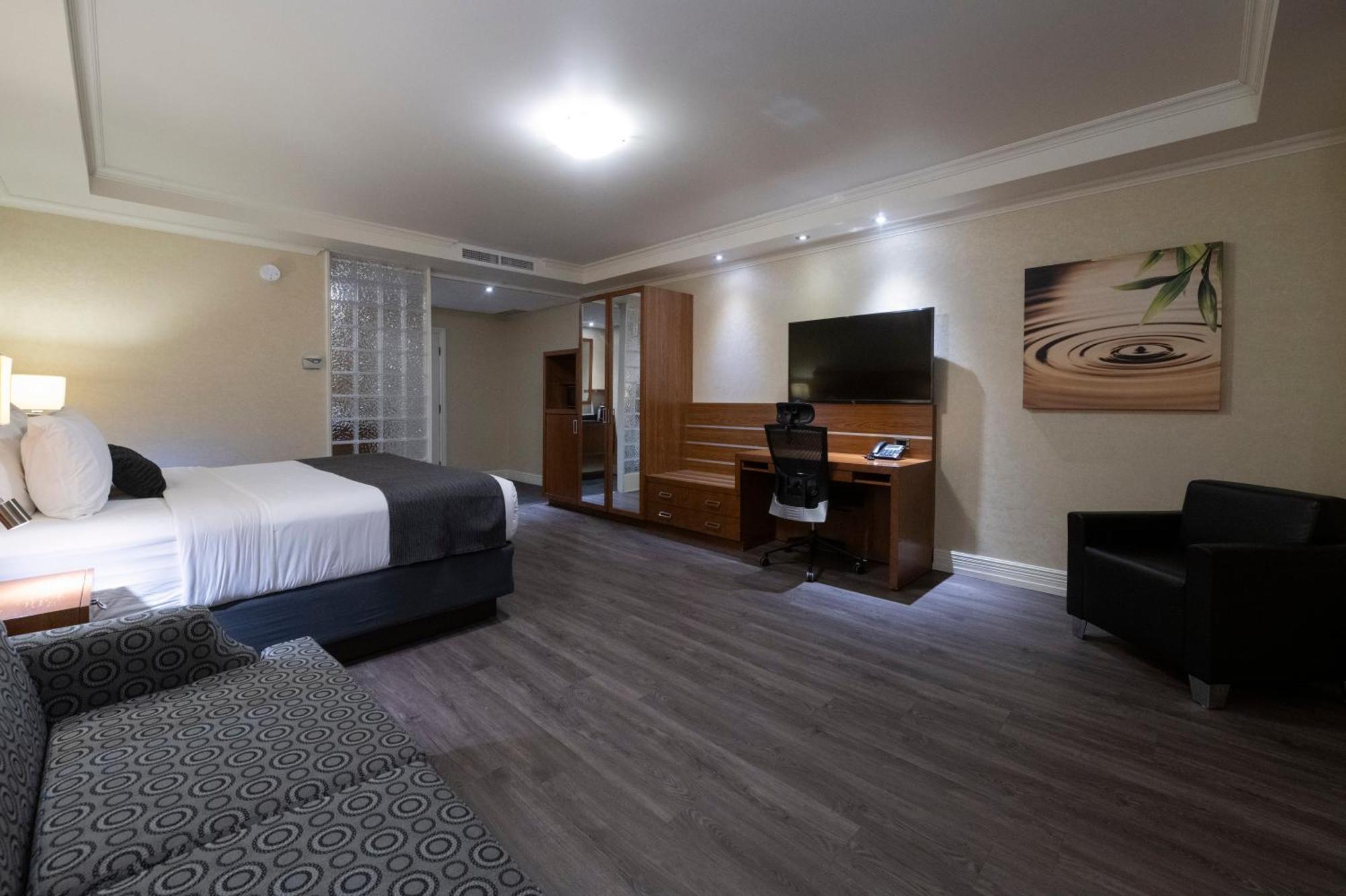 Hotel & Suites Le Dauphin Дръмондвил Екстериор снимка