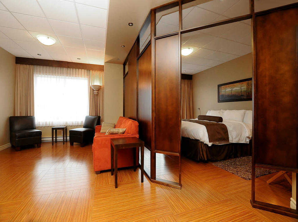 Hotel & Suites Le Dauphin Дръмондвил Екстериор снимка